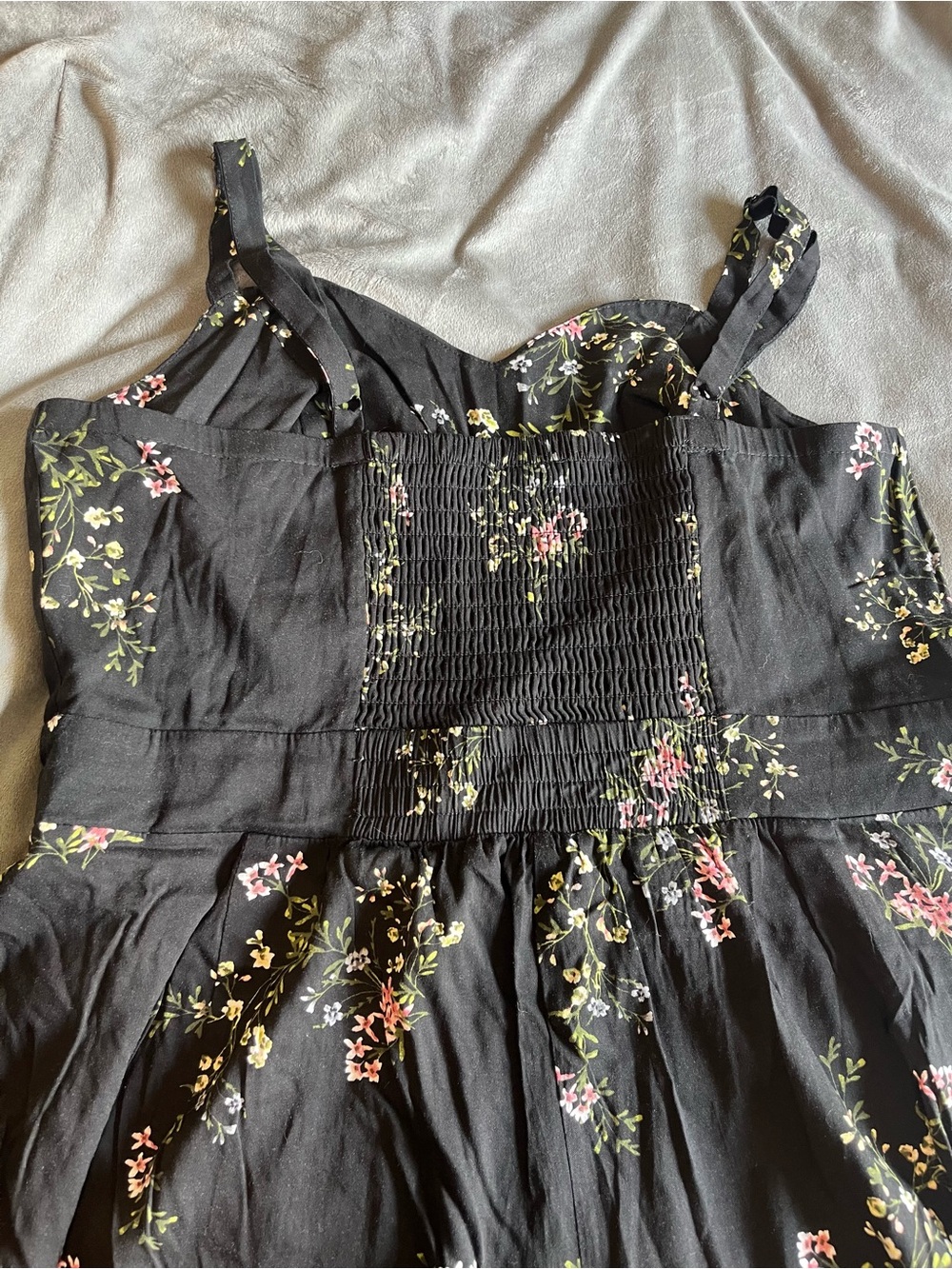 Torrid Floral Wide-Leg Jumpsuit in Black size 1 - Picture 6 of 7